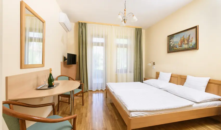 Ametiszt Hotel Harkny