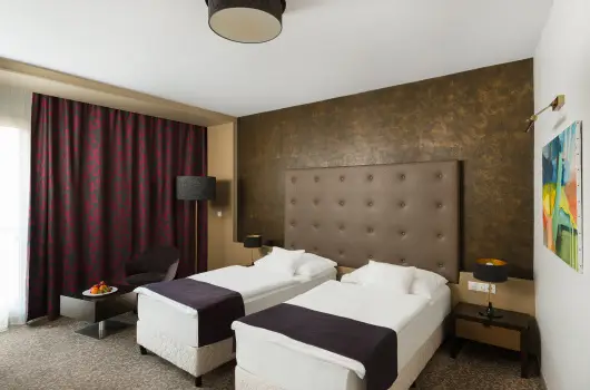 Corso Hotel Pcs, Pcs