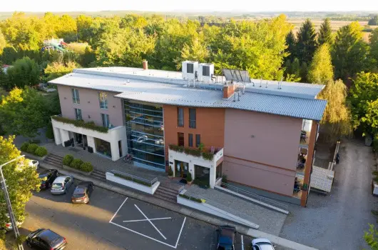 Hotel Eurpa Gunaras, Dombvr, Pcs - 29 km