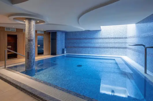 Sndor Hotel, Pcs