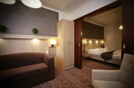 Hotel Xavin, Hark�ny, P�cs - 19 km