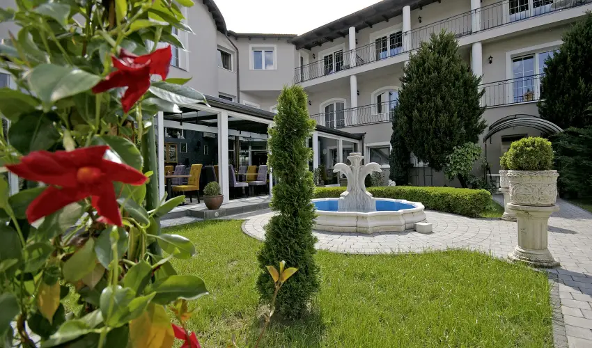 Hotel Xavin Hark�ny