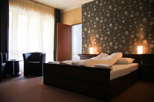 Korona Hotel Harkny, Harkny, Pcs - 19 km