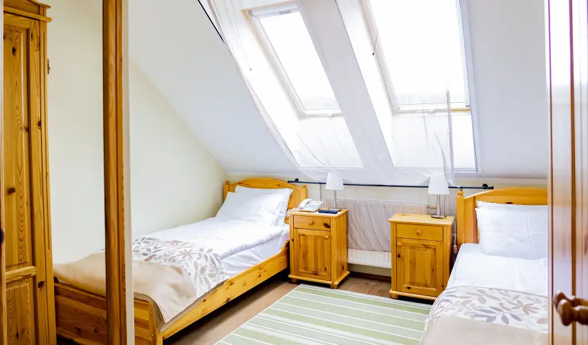 Sasrti Vadszkastly Almamellk