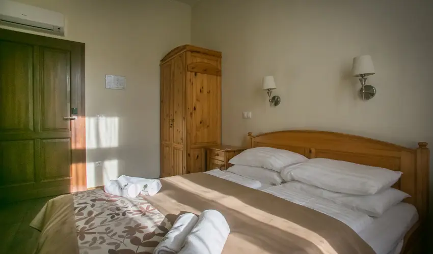 Sasrti Vadszkastly Almamellk