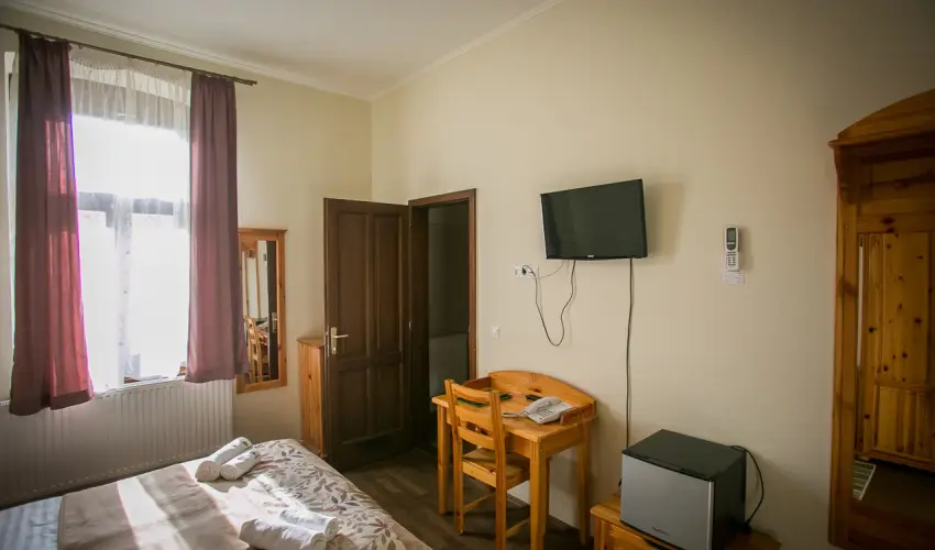 Sasrti Vadszkastly Almamellk