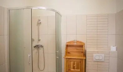 Sasrti Vadszkastly Almamellk