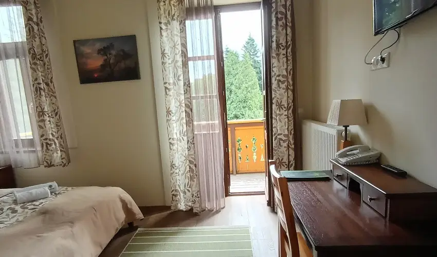 Sasrti Vadszkastly Almamellk