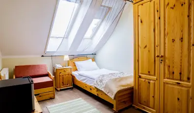 Sasrti Vadszkastly Almamellk