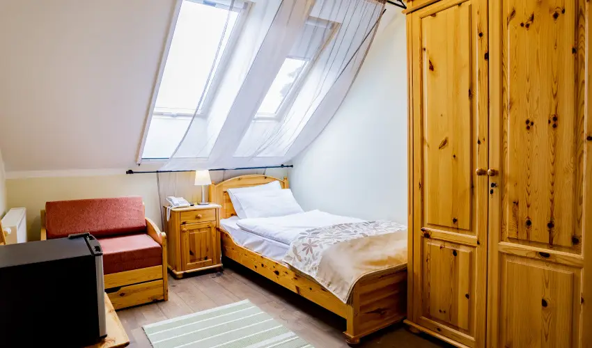 Sasrti Vadszkastly Almamellk