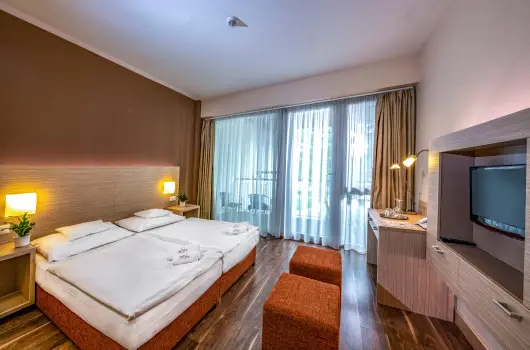 Terml Apartmanok & Kemping Harkny, Harkny, Pcs - 19 km